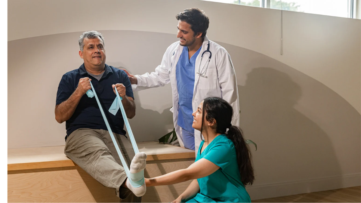 Why-Your-Older-Parents-Need-Geriatric-Physiotherapy-to-Age-Healthily